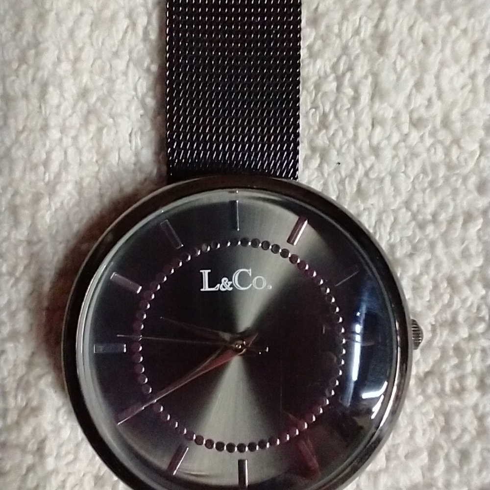 Women's l&co. Black mesh band dress watch works has battery